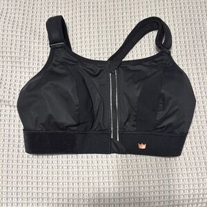 SHEfit sports bra 
2 luxe
Excellent condition